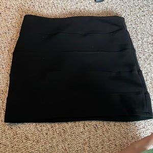 💃🏼 Forever 21 Black Mini Skirt